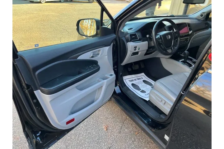 $13999 : 2018 Pilot EX-L image 10