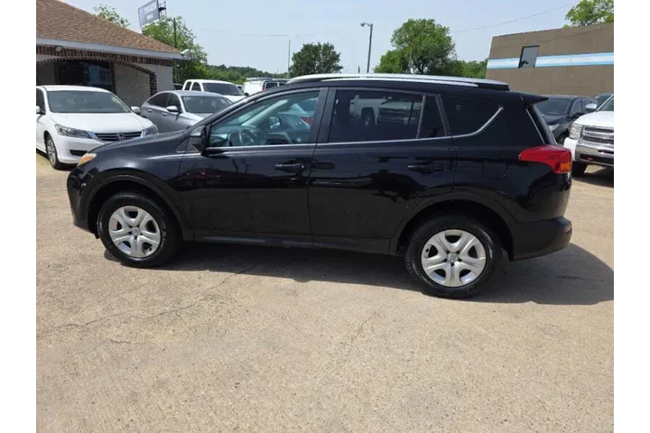 $9800 : 2014 RAV4 LE image 10