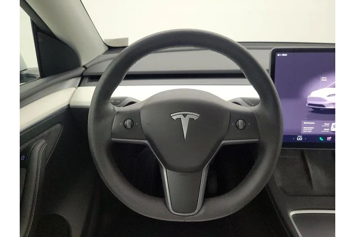 $32998 : Tesla Model Y 2023 AWD Long image 10