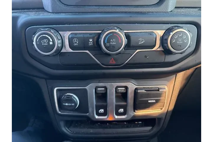 $19750 : Jeep Wrangler 2019 4x4 Sport image 10