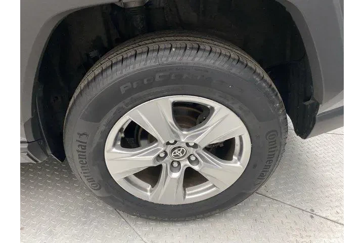 $28495 : Toyota RAV4 2023 AWD XLE 4dr image 9