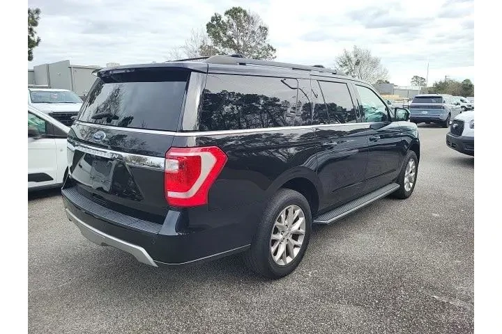 $29900 : Ford Expedition MAX 2021 4x2 image 2