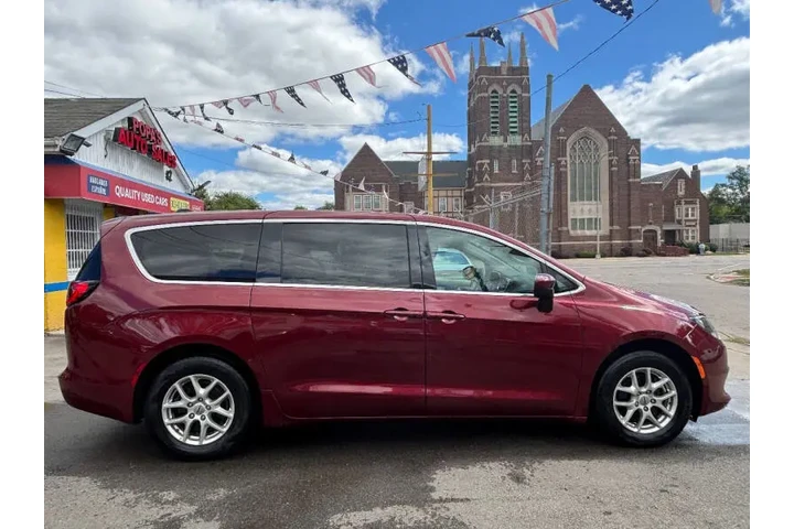 $17995 : 2021 Voyager LX image 9