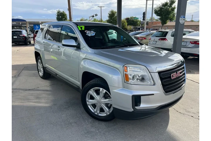 2017 GMC Terrain SLE1 FWD image 3