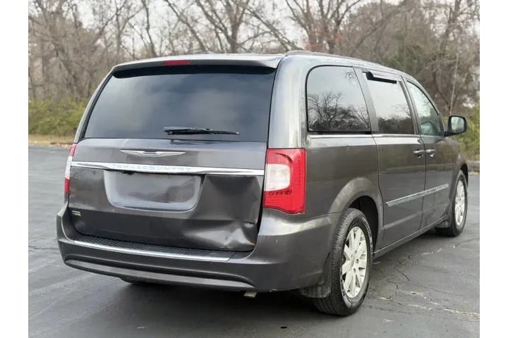 $6999 : 2016 Town and Country Touring image 7