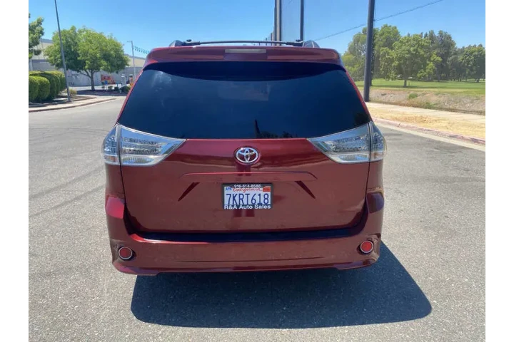 $15995 : 2015 Sienna SE Premium 8-Pass image 5