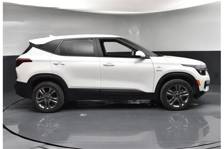 $13774 : Kia Seltos 2022 AWD LX 4dr S image 8