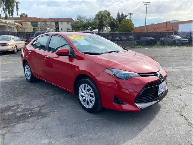 $18995 : 2018 Toyota Corolla LE Sedan image 2