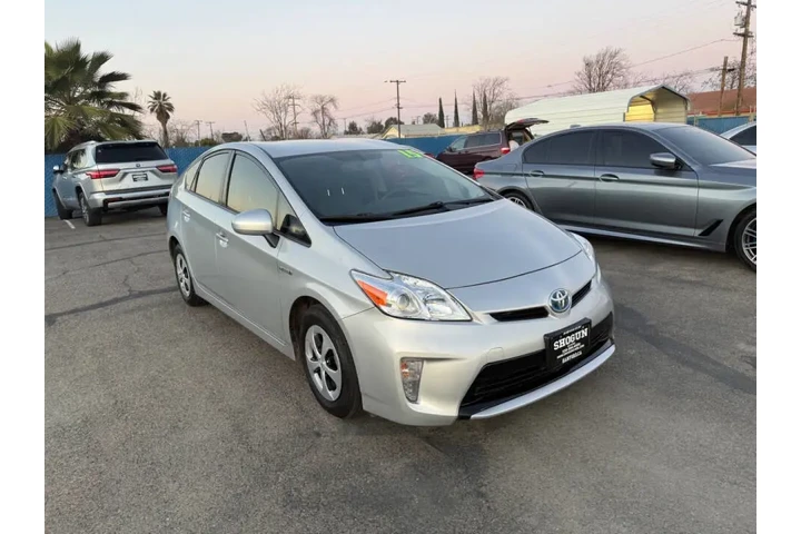 $13629 : 2015 Prius Persona Series image 1