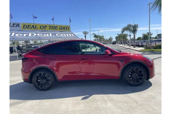 $28867 : Tesla Model Y 2022 AWD Long image 9