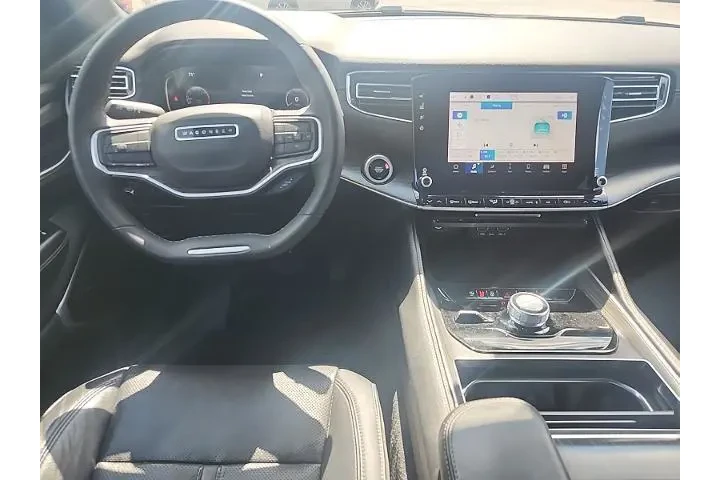 $33997 : Jeep Wagoneer L 2023 4x4 Car image 6