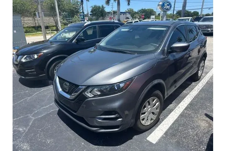 $13997 : Nissan Rogue Sport 2020 S 4d image 2