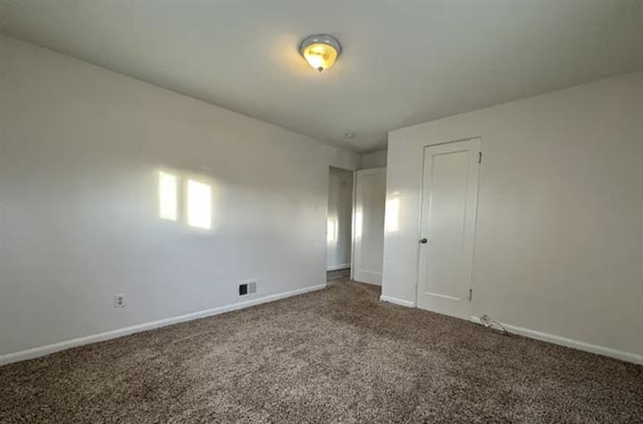$1650 : HOUSE RENT IN AUSTIN TX image 7