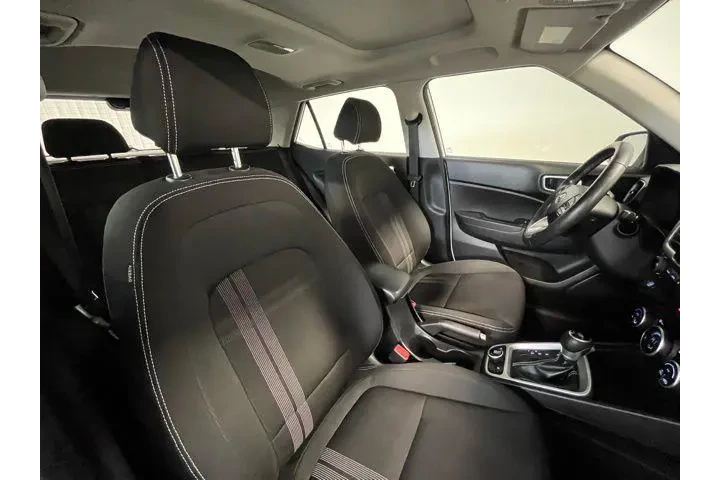 $14937 : Hyundai VENUE 2020 image 10