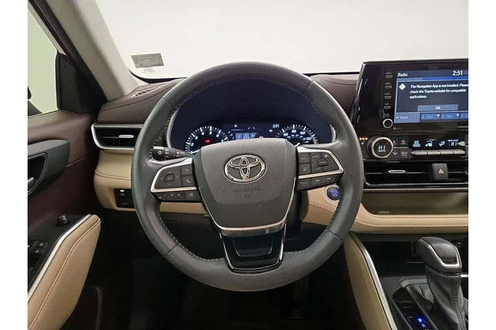 $31998 : Toyota Highlander 2021 XLE 4 image 10