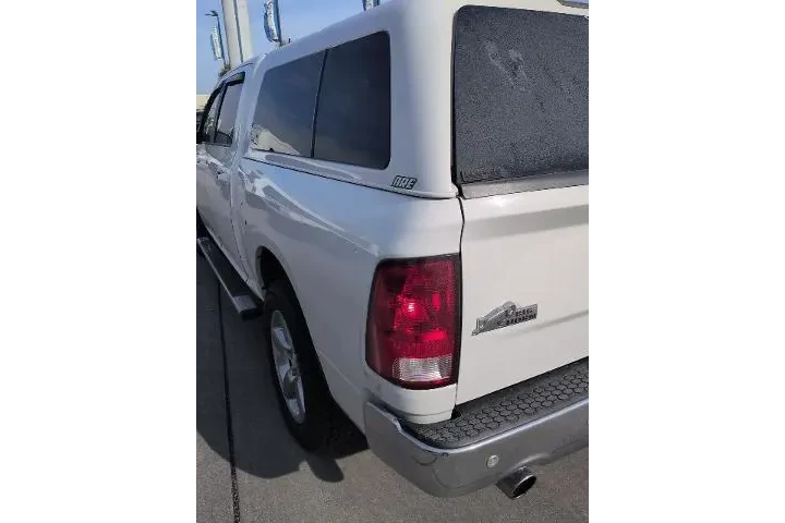 $18074 : Ram 1500 2016 4x4 SLT 4dr Cr image 7