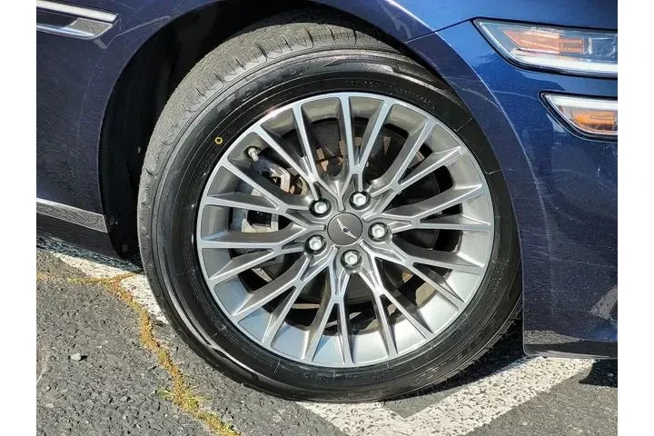 $25999 : Genesis G80 2023 AWD 2.5T 4d image 9