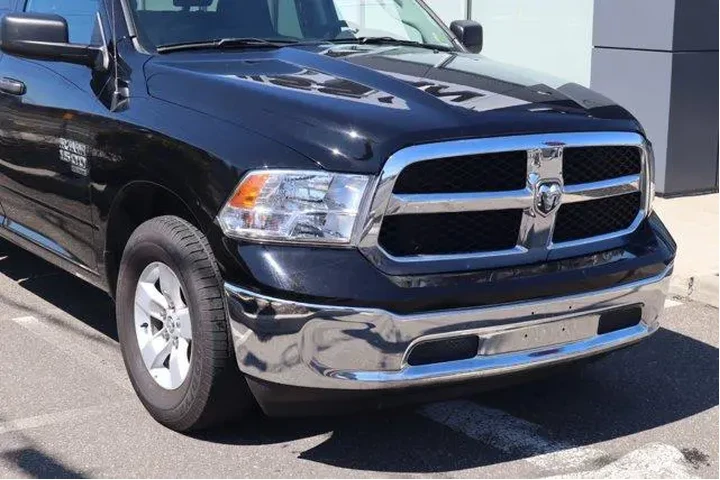 $24770 : Ram 1500 Classic 2024 4x2 SL image 3