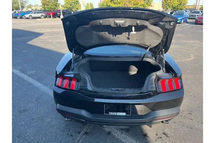 $28000 : Ford Mustang 2024 EcoBoost 2 image 10