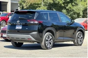$18950 : Nissan Rogue 2023 SV 4dr Cro thumbnail