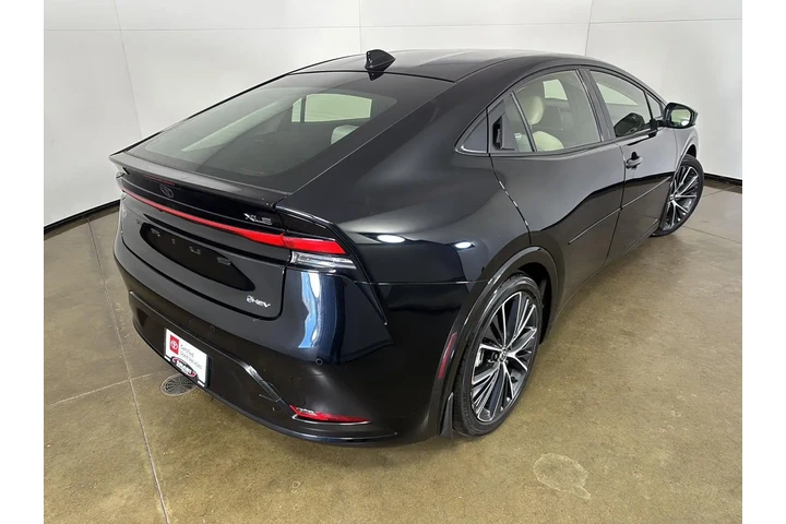 $32000 : 2024 Prius XLE image 10