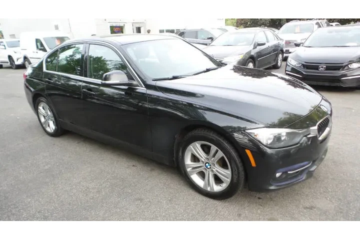 $11975 : 2017 BMW 3 Series 330i xDrive image 4