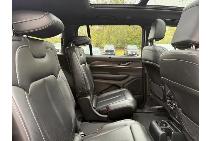 $36266 : Jeep Grand Cherokee L 2024 4 image 9