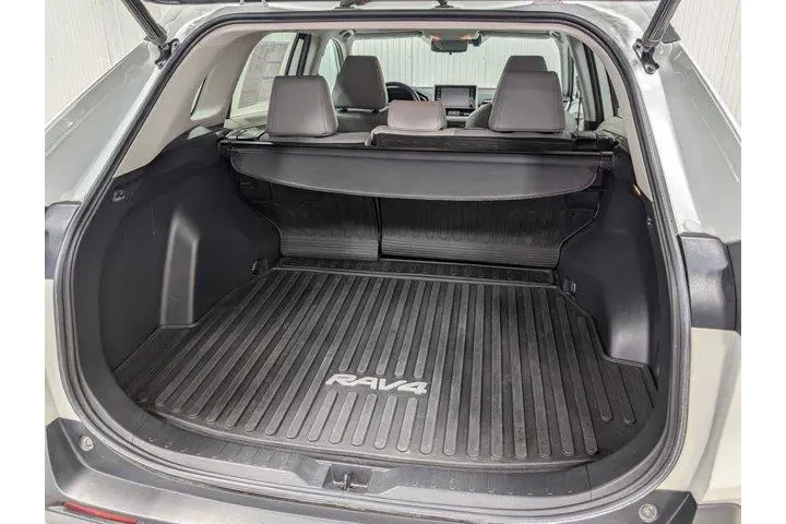 $29340 : Toyota RAV4 2019 AWD Limited image 8