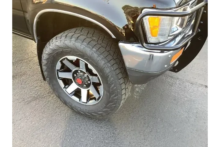 $17950 : Toyota Pickup 1989 2dr Delux image 9