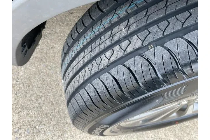 $19998 : Lincoln Nautilus 2020 4dr St image 9