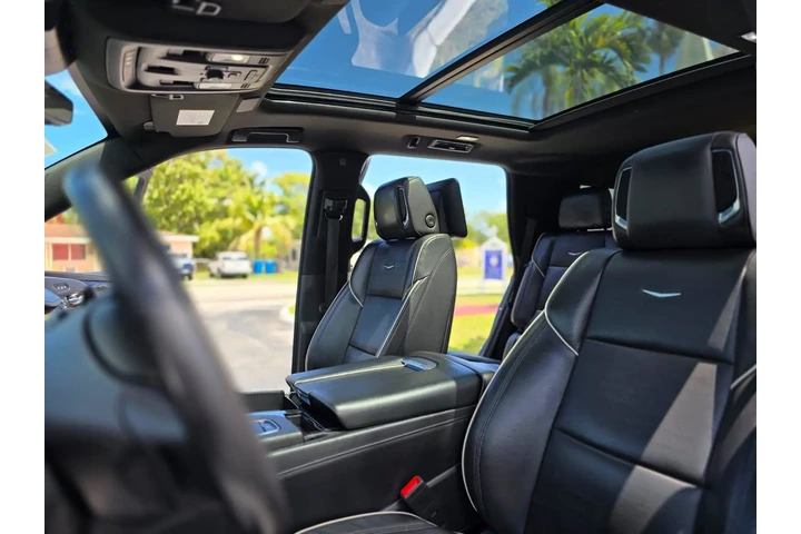 $54900 : CADILLAC ESCALADE image 6