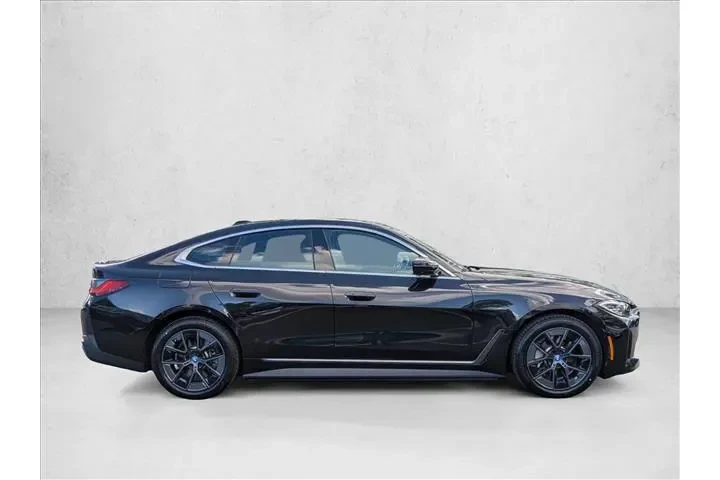 $34040 : BMW i4 2023 eDrive35 Gran Co image 4