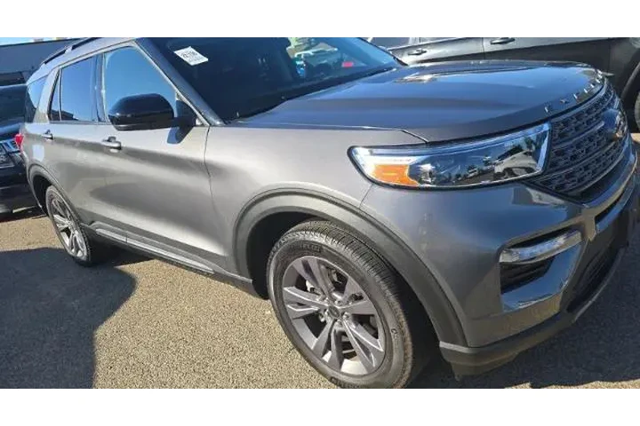 $35950 : Ford Explorer 2023 AWD XLT 4 image 3