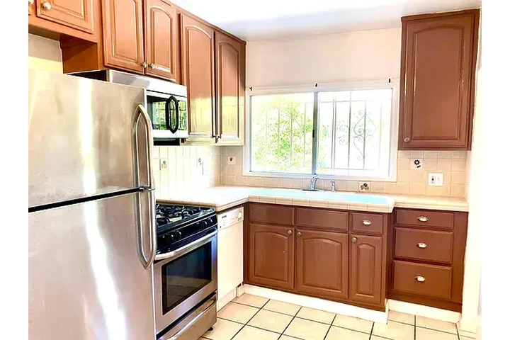 $2000 : Move to ECHO PARK asap. image 1