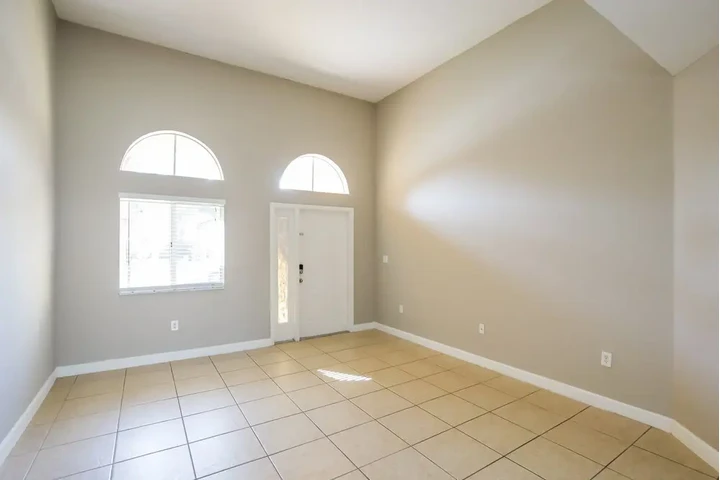 $1500 : Casa de 4 dormitorios y 2 baño image 3
