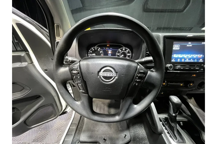 Nissan Frontier 2024 4x2 S 4 image 9