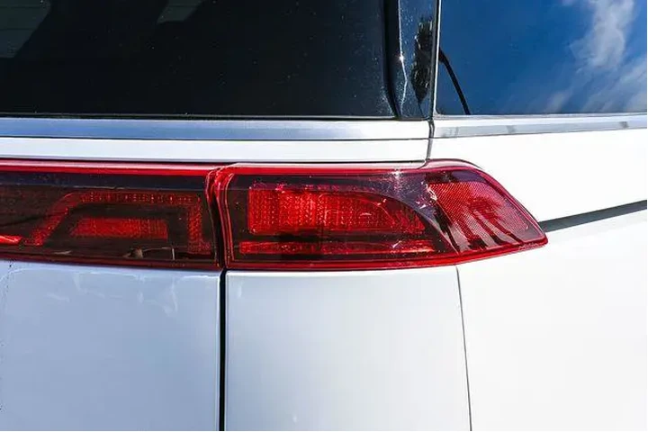 $34988 : Kia Carnival 2023 EX 4dr Min image 9