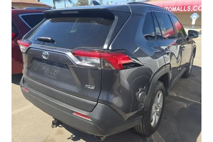 $22400 : Toyota RAV4 2019 XLE 4dr SUV image 2