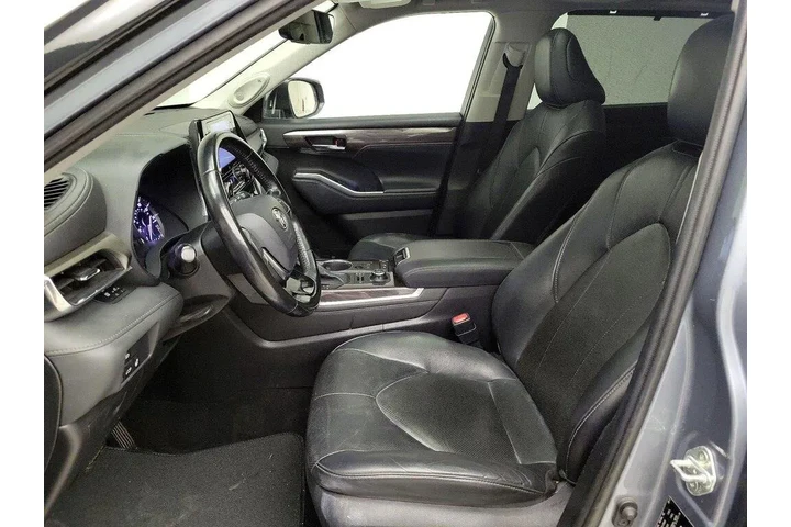 $29998 : Toyota Highlander 2021 AWD L image 3