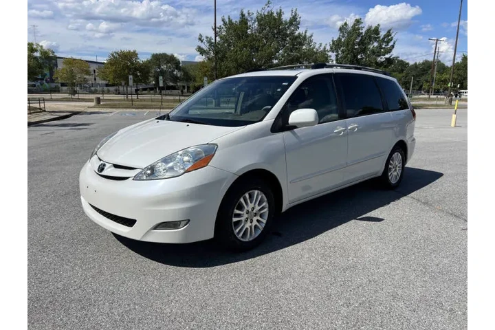 $8900 : 2008 Sienna XLE image 3