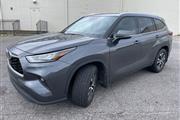 $27289 : PRE-OWNED 2020 TOYOTA HIGHLAN thumbnail