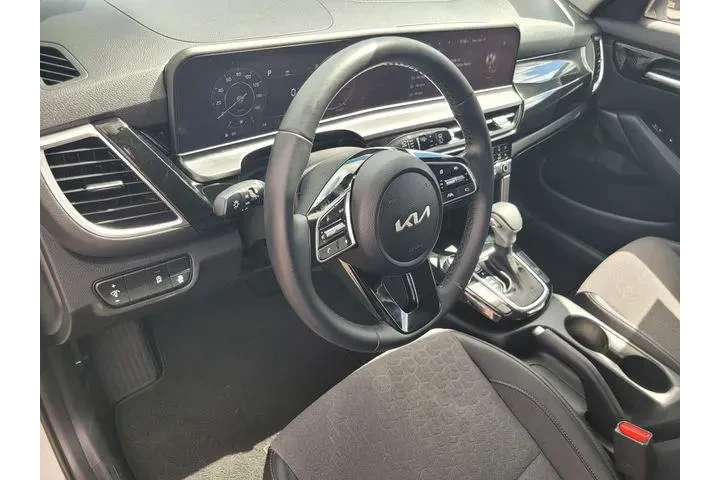 $22883 : Kia Seltos 2024 S 4dr SUV image 9