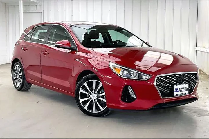 $14490 : Hyundai ELANTRA GT 2018 4dr image 1
