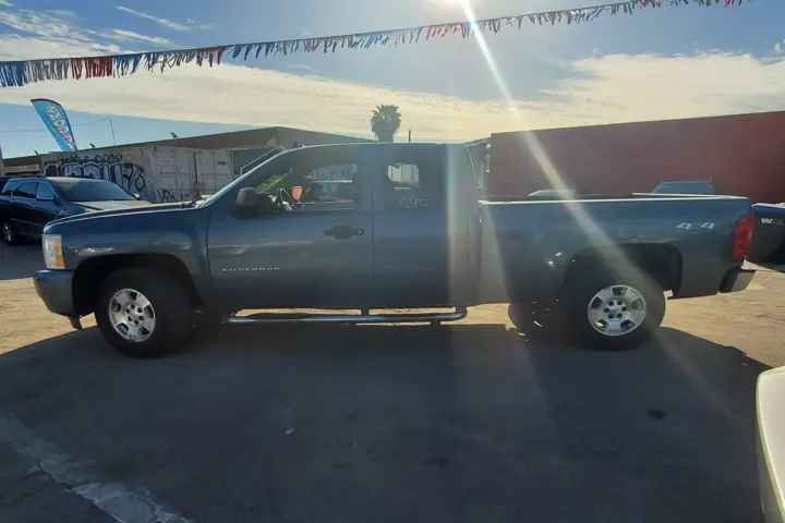 $2000 : Chevrolet Silverado image 4