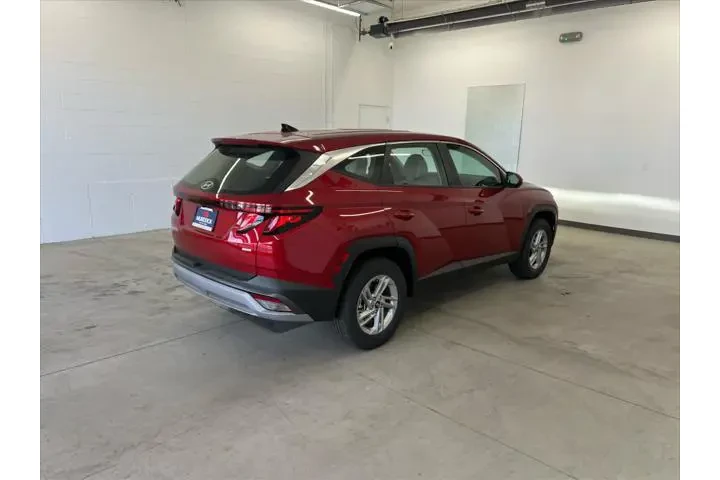 $27990 : Hyundai TUCSON 2025 AWD SE 4 image 4