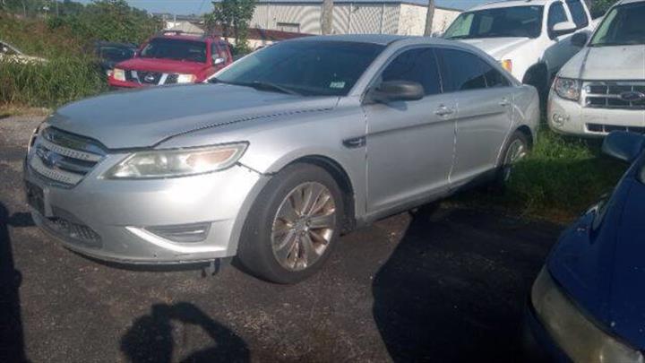 $6500 : 2010 Taurus SE image 2