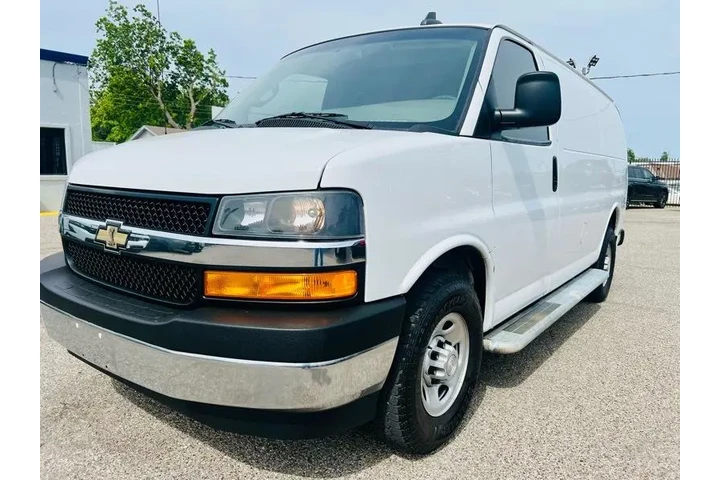 $25995 : 2021 Express 2500 Cargo image 3