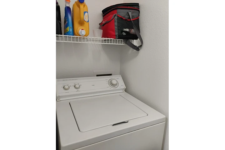 $650 : Rento cuarto en apartamento image 3