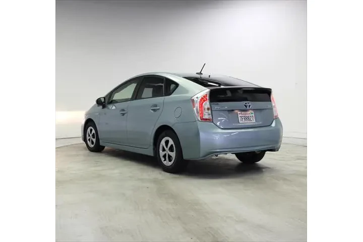 $15998 : Toyota Prius 2014 Three 4dr image 2