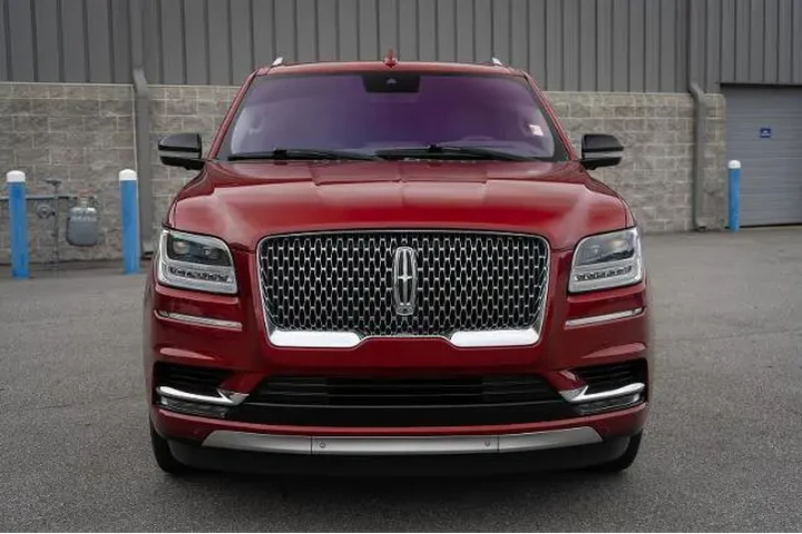 $31987 : Lincoln Navigator 2019 4x4 R image 2